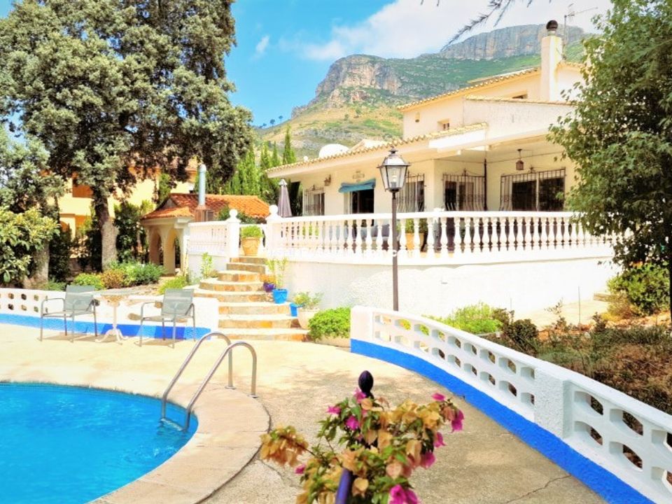 Villa for sale in La Drova, Valencia province € 359,000 Ref